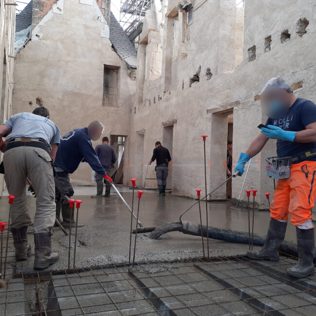 Béton prêt à l'emploi coulage salariés - BETONIC
